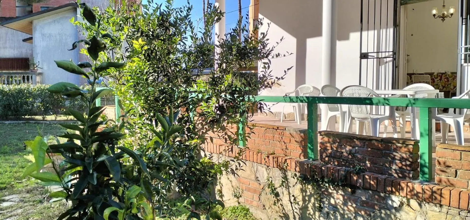 Villa Eusepia, Di Fronte Alla Spiaggia Di Tirrenia contacts